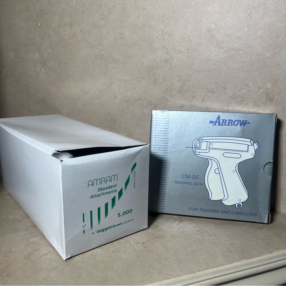 Arrow CM-5S Tagging Gun & 5,000 Barb Fasteners Box New